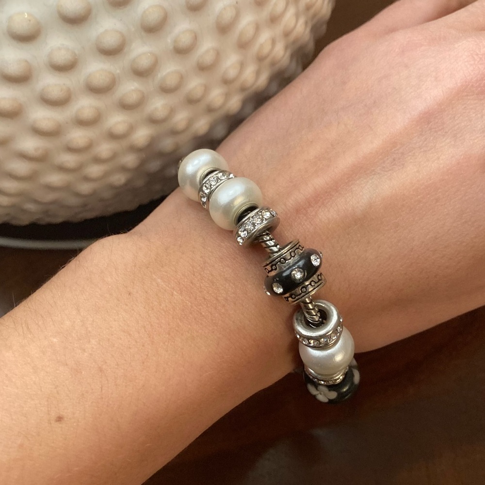 Bracelet - Picture 1 of 2